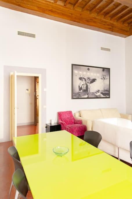 Elegant Apartment Near Piazza Della Signoria Florence Exterior photo