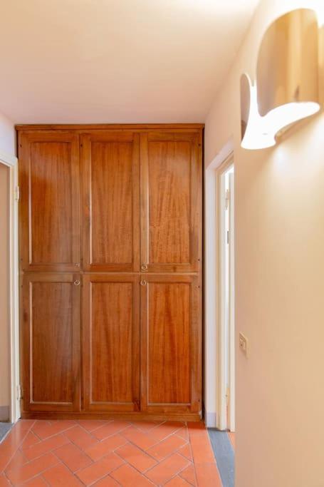Elegant Apartment Near Piazza Della Signoria Florence Exterior photo