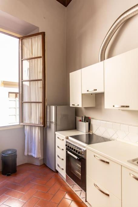 Elegant Apartment Near Piazza Della Signoria Florence Exterior photo