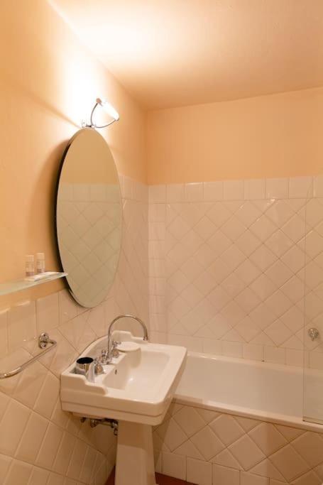 Elegant Apartment Near Piazza Della Signoria Florence Exterior photo