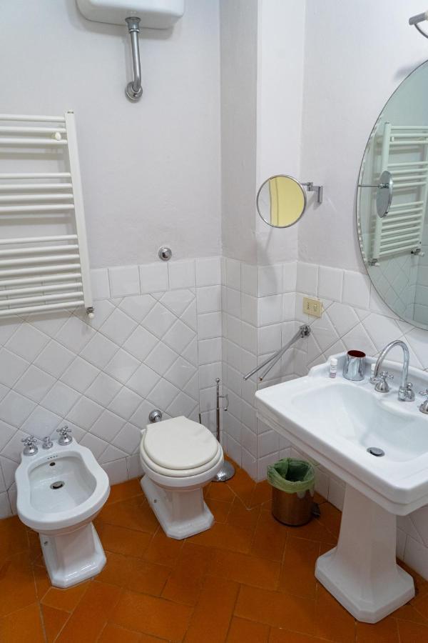 Elegant Apartment Near Piazza Della Signoria Florence Exterior photo